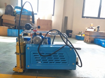 Hot Sale Products   300bar 100L/Min Mobile High Pressure Compressor for Compressing Air and Breathing Air